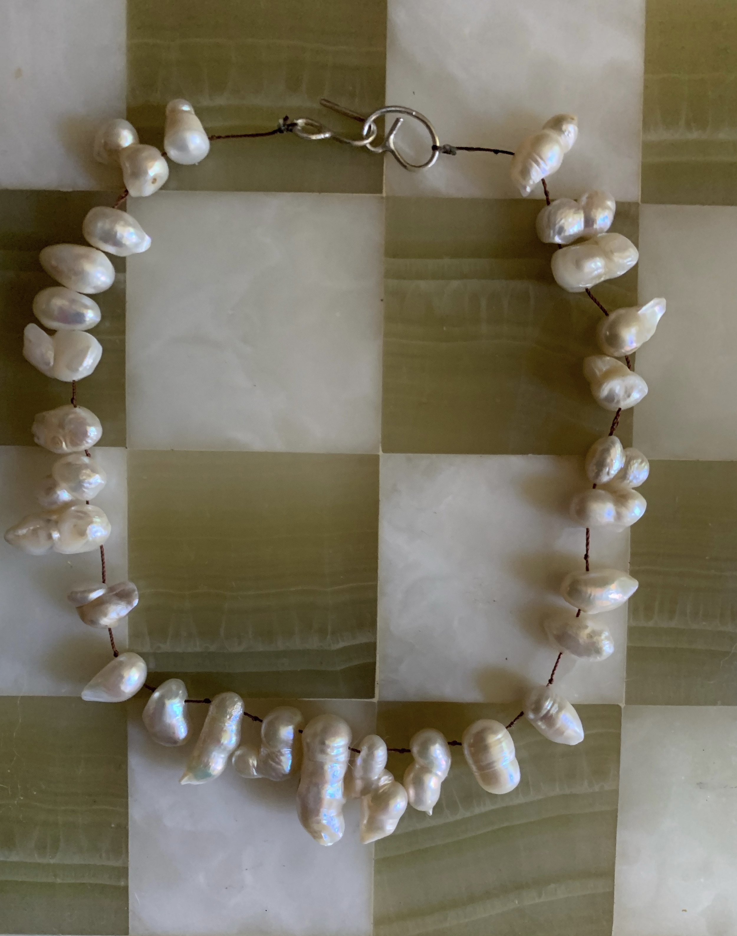Small snake chain wild pearl necklace – Souvenirs de Pomme