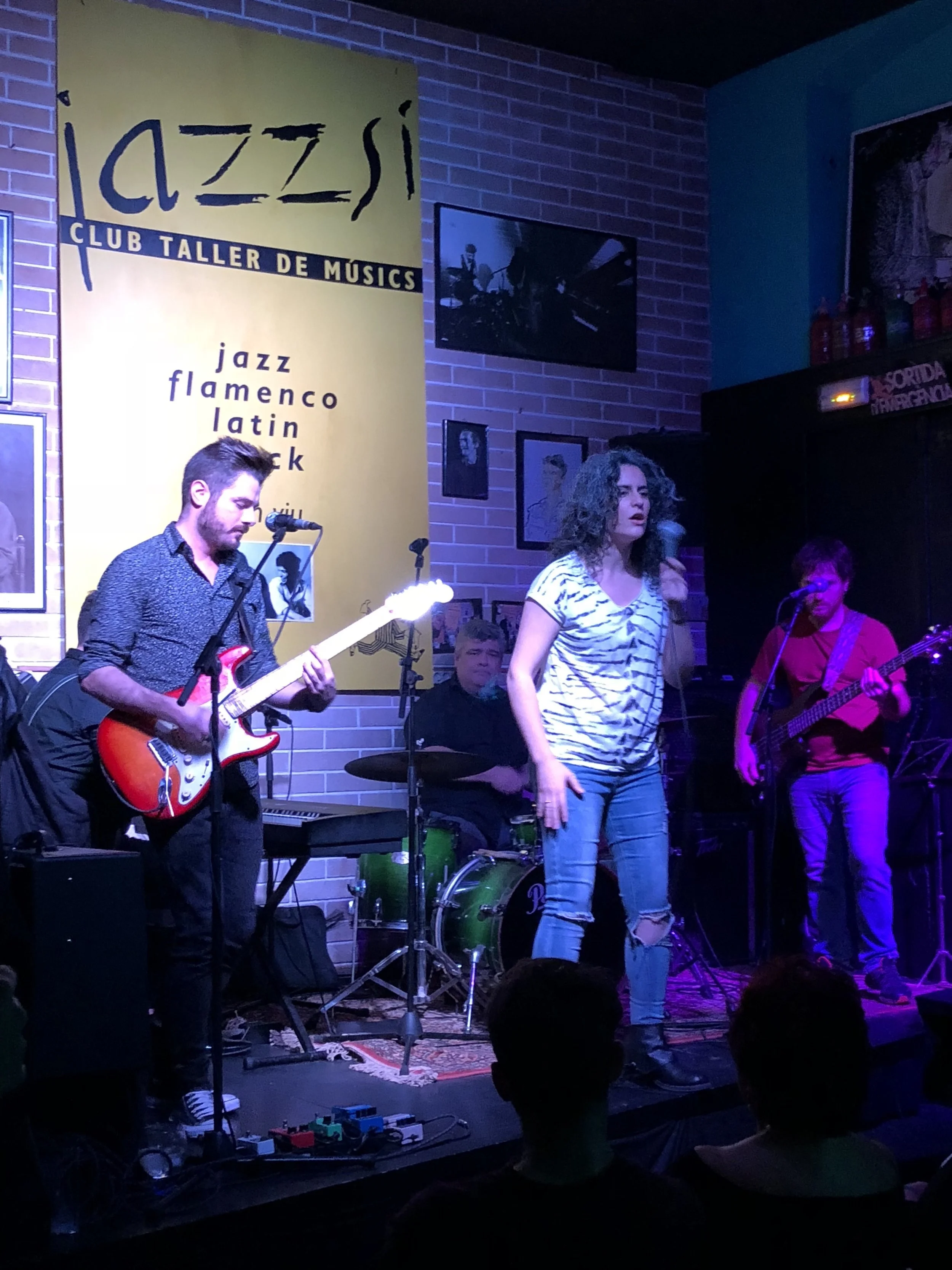 Jazzsi Club Taller de Musics, where a group of phenomenal musicians are playing mostly covers of canonical Anglo-American pop and rock tunes