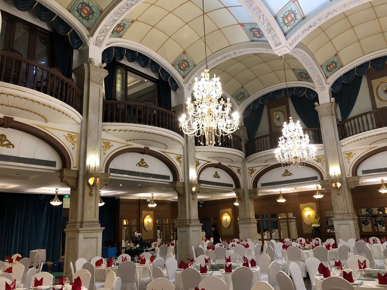 Ground floor ballroom with Arabesque ceiling