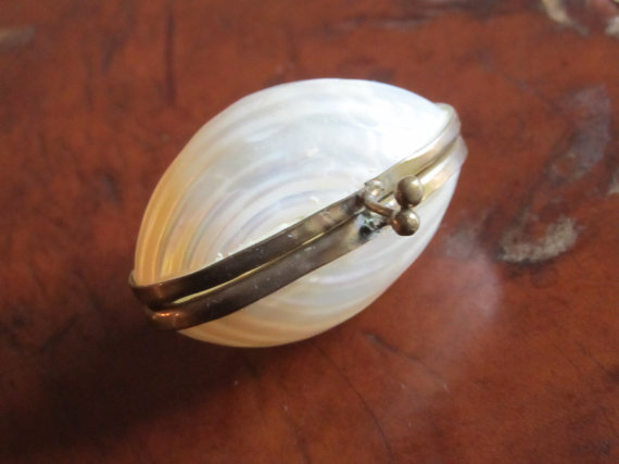Mother of Pearl Clam Shell Ring Case by 1000Crows