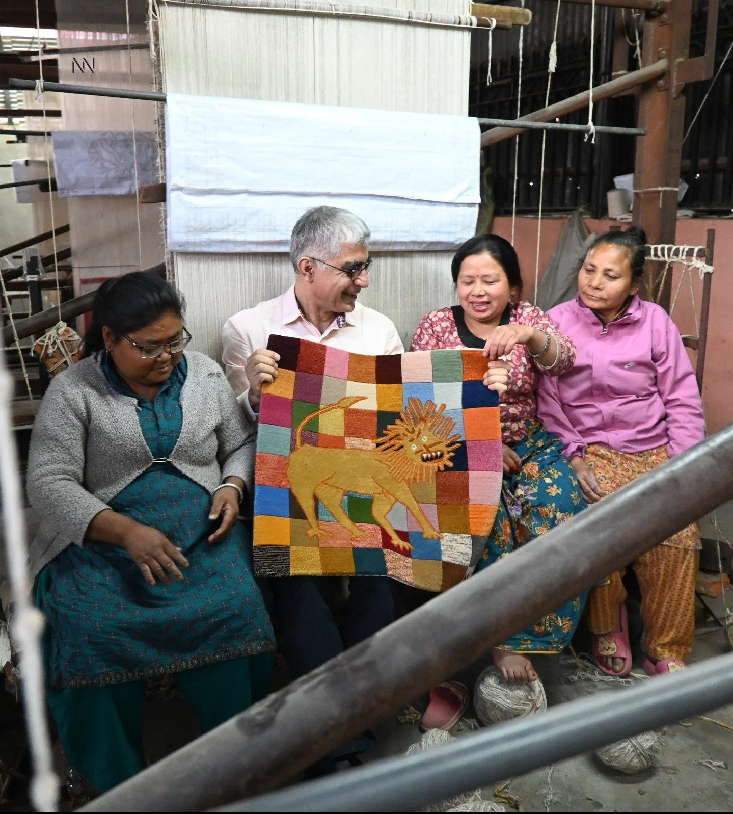 .
My humble self before His Majesty and the lionesses.

𝗡𝗔𝗦𝗦𝗘𝗥 𝗡𝗜𝗦𝗛𝗔𝗕𝗨𝗥𝗜
www.carpetsandrugs.com

#iloverugs
#NasserNishaburi #katmandu #nepal🇳🇵 
#KnottingMatters #modernrugs #rugart #HandmadeRugs #NaturalDyes #ArtOfWeaving #LivingHer