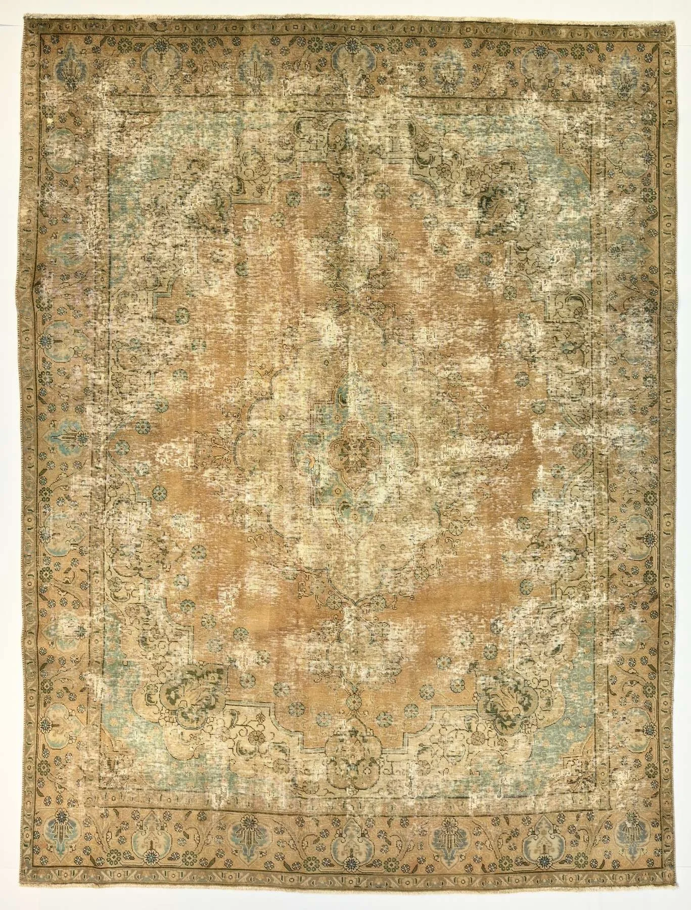 600561-390x293 cm | A vintage Persian Tabriz carpet, mid 20th century