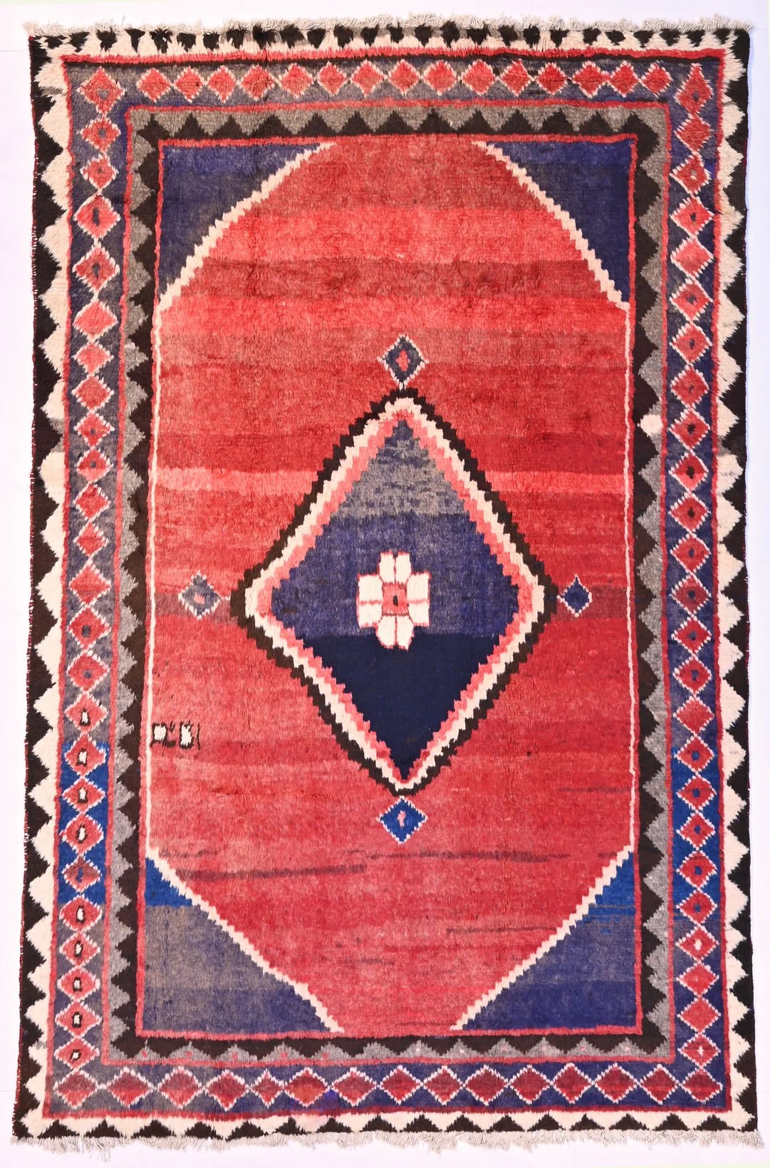 Bakhtiari khersak rug 162457 with a large blue diamond on a red field and geometric borders, 300 by 195 cm.