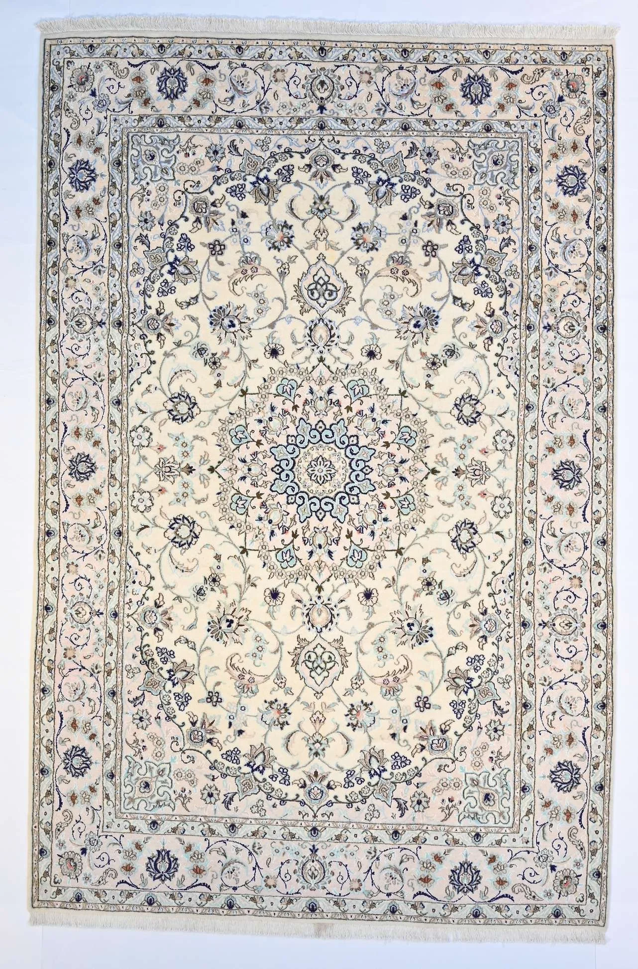 166231-198x301 cm | A Persian Nain rug