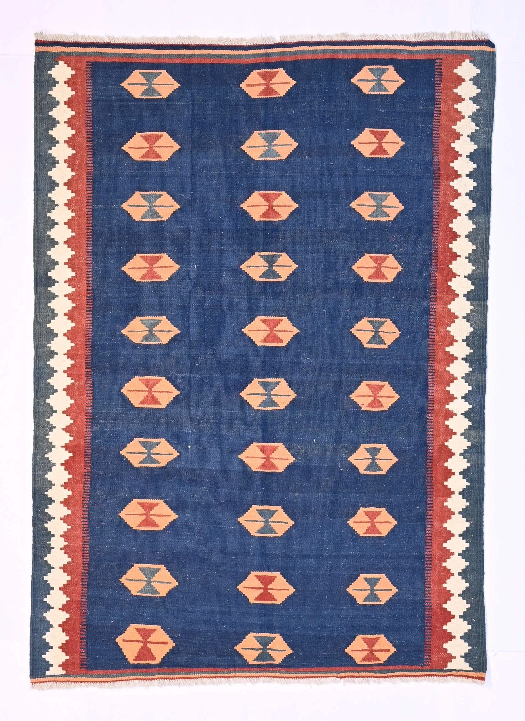 29344-178 x 123 cm | A contemporary Qashqai kilim