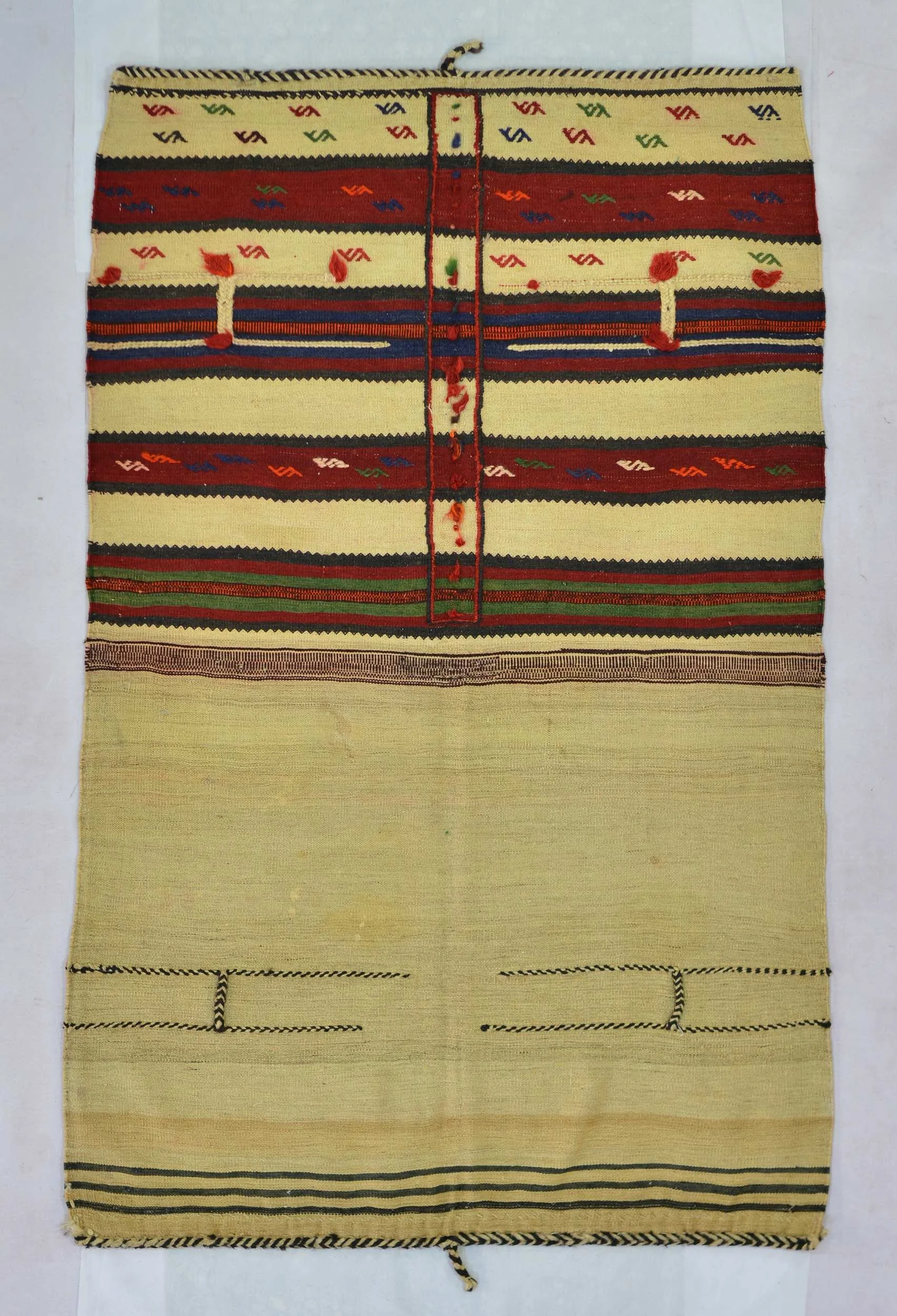 166153-185x116-luri-grain-bag-weaving-mid-20th-century.jpg