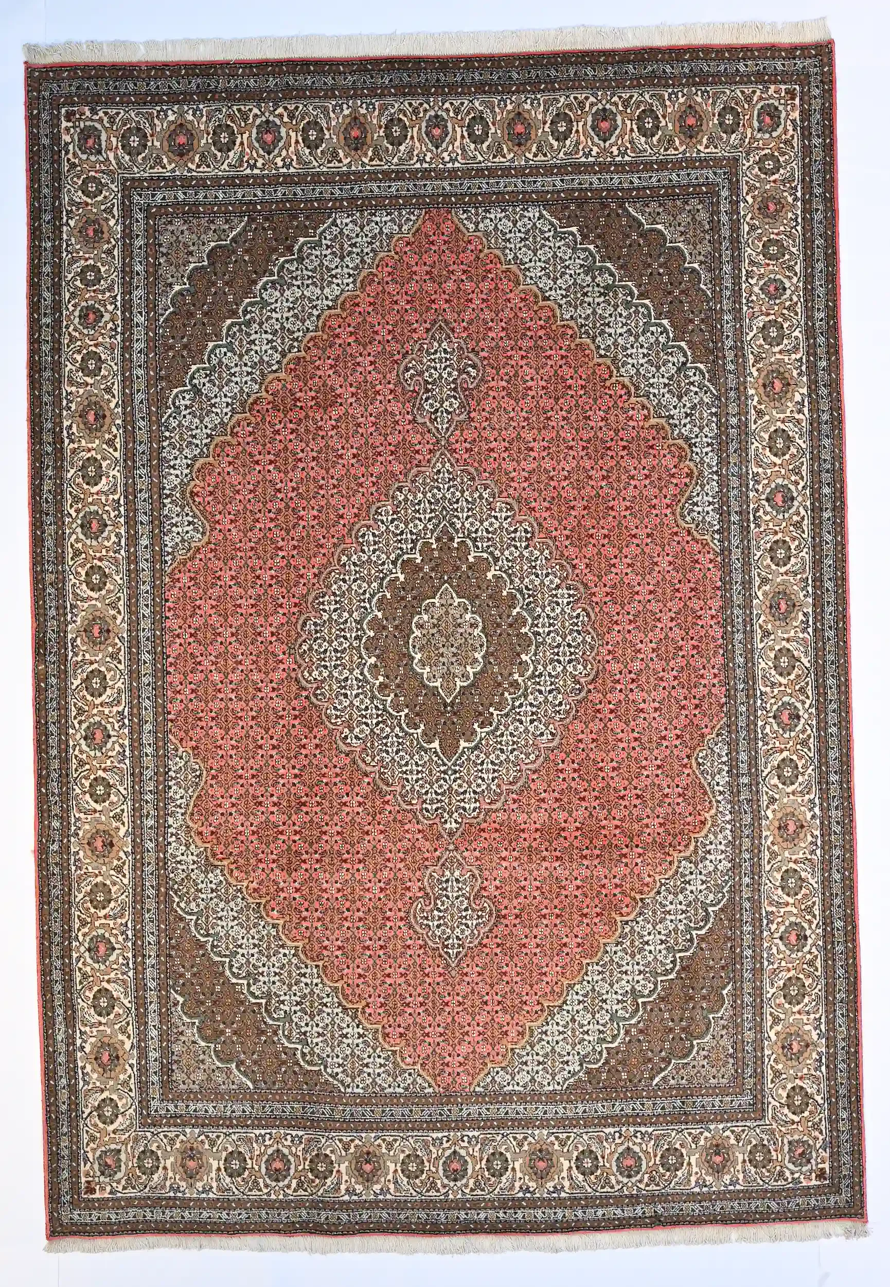 74675 204 x 296cm | A Tabriz Persian carpet in a Herati pattern