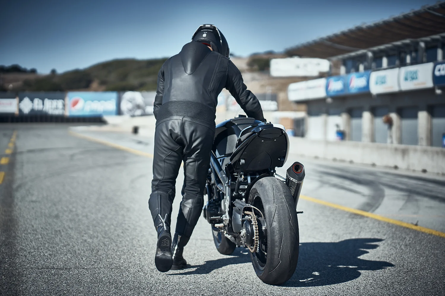 M5 suit laguna J 58.jpg