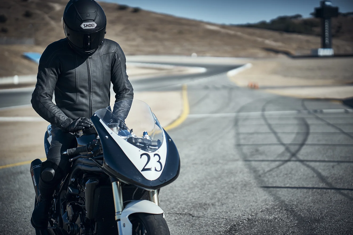 M5 suit laguna J 65.jpg