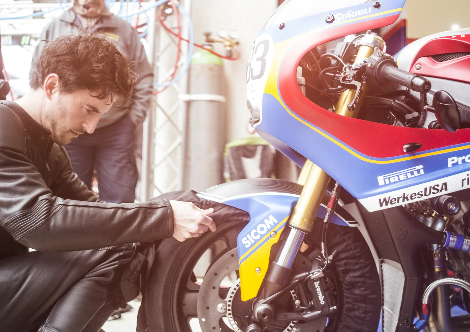 P90217333_highRes_bmw-s-1000-rr-2016-c.jpg