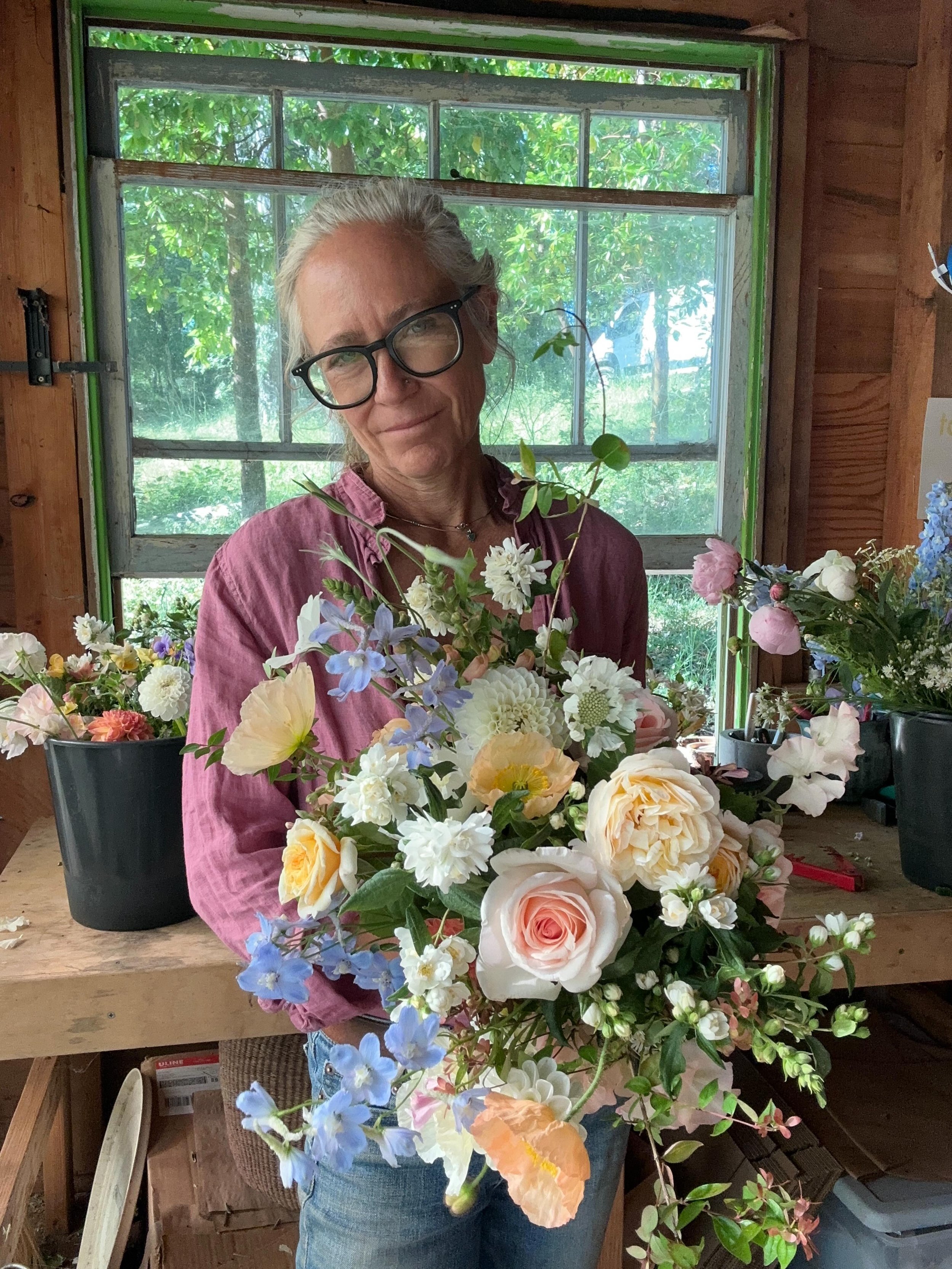 I had a small &agrave; la carte order that picked up this morning and I was reminded once again how much I just love making bridal bouquets!
It&rsquo;s amazing how quickly we forget what brings us joy when we&rsquo;re busy doing all the things. Work 