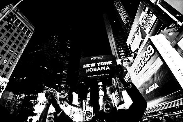 US election campaigns tap voters for SMS donations