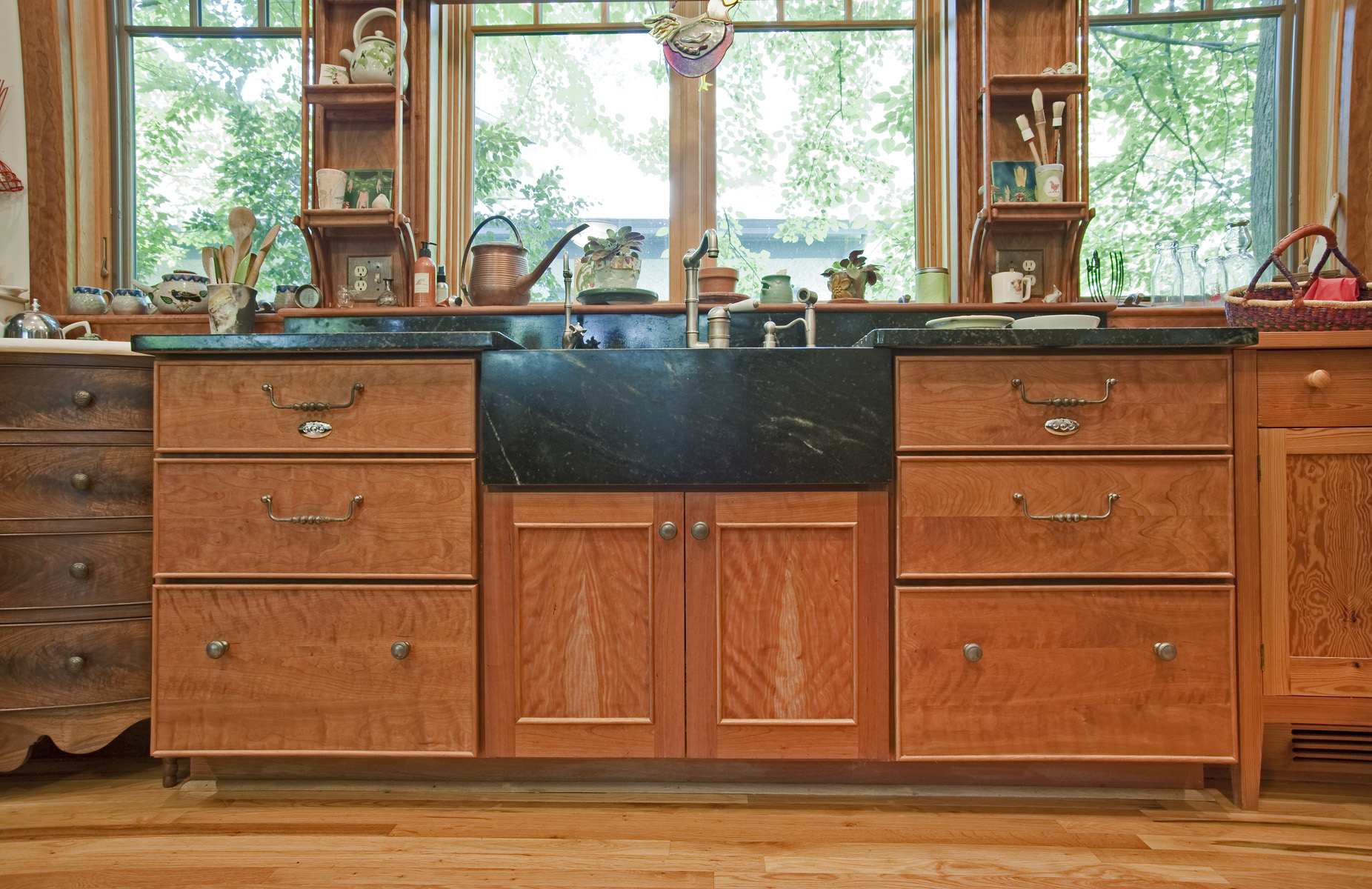 kitchen-sink-cabinets.jpg