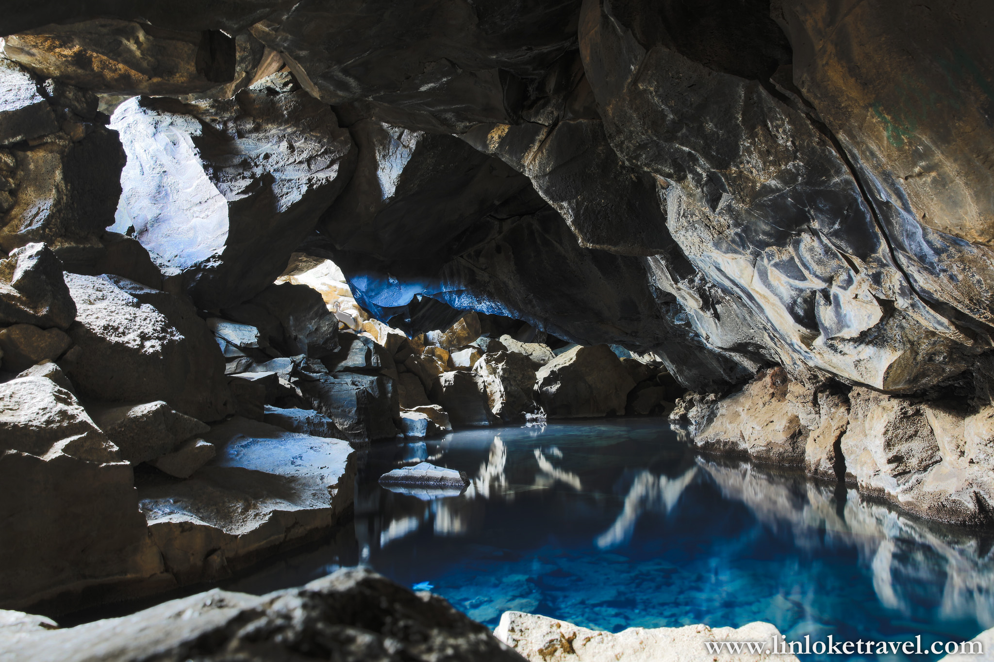 Grjotagja Cave
