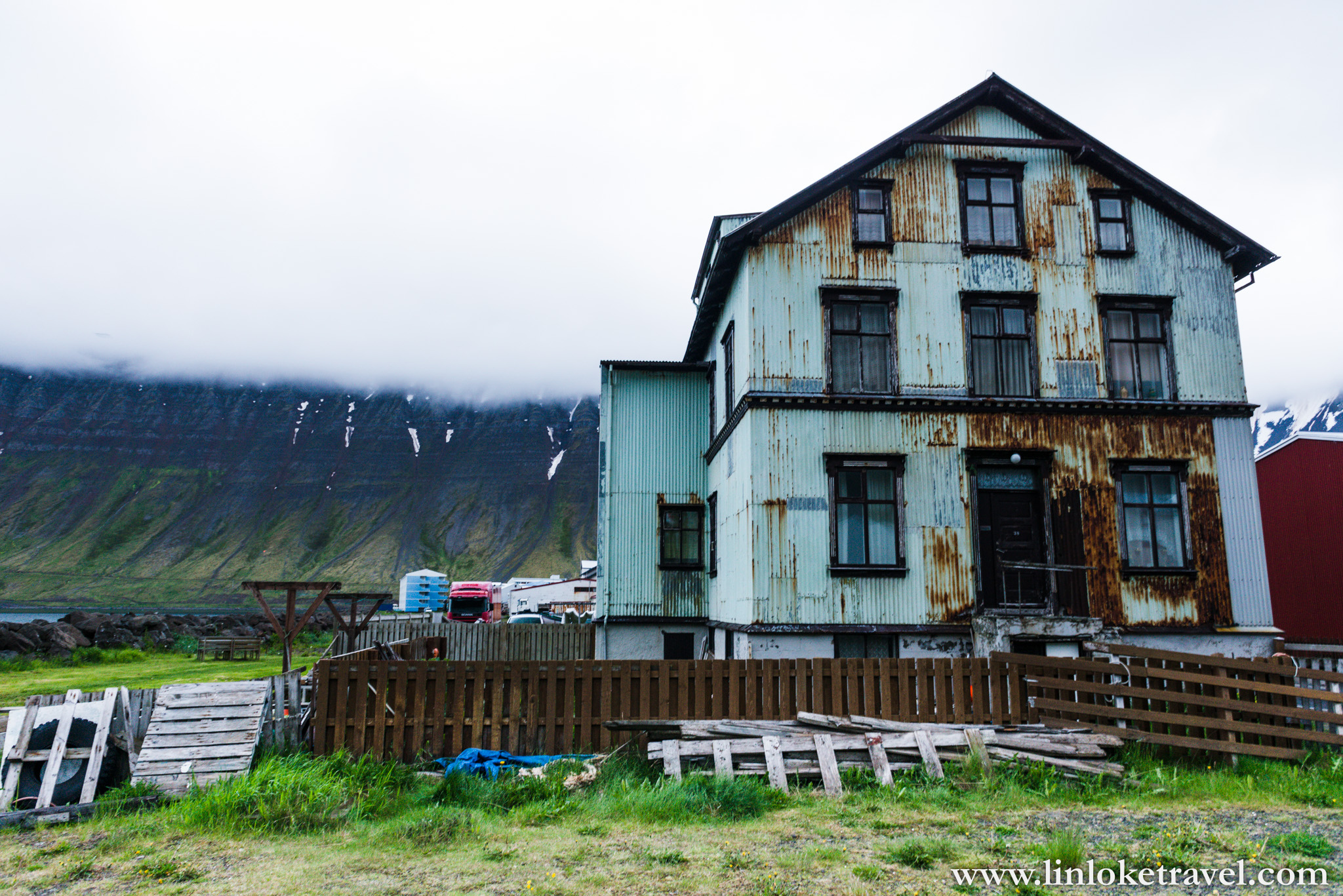 It is not uncommon to spot rusty, dilapidated houses here in Isafjordur
