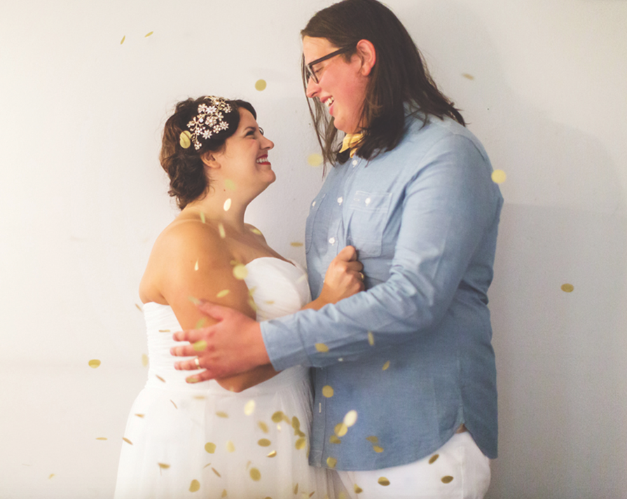 Sara Long Photography couple showered in gold confetti