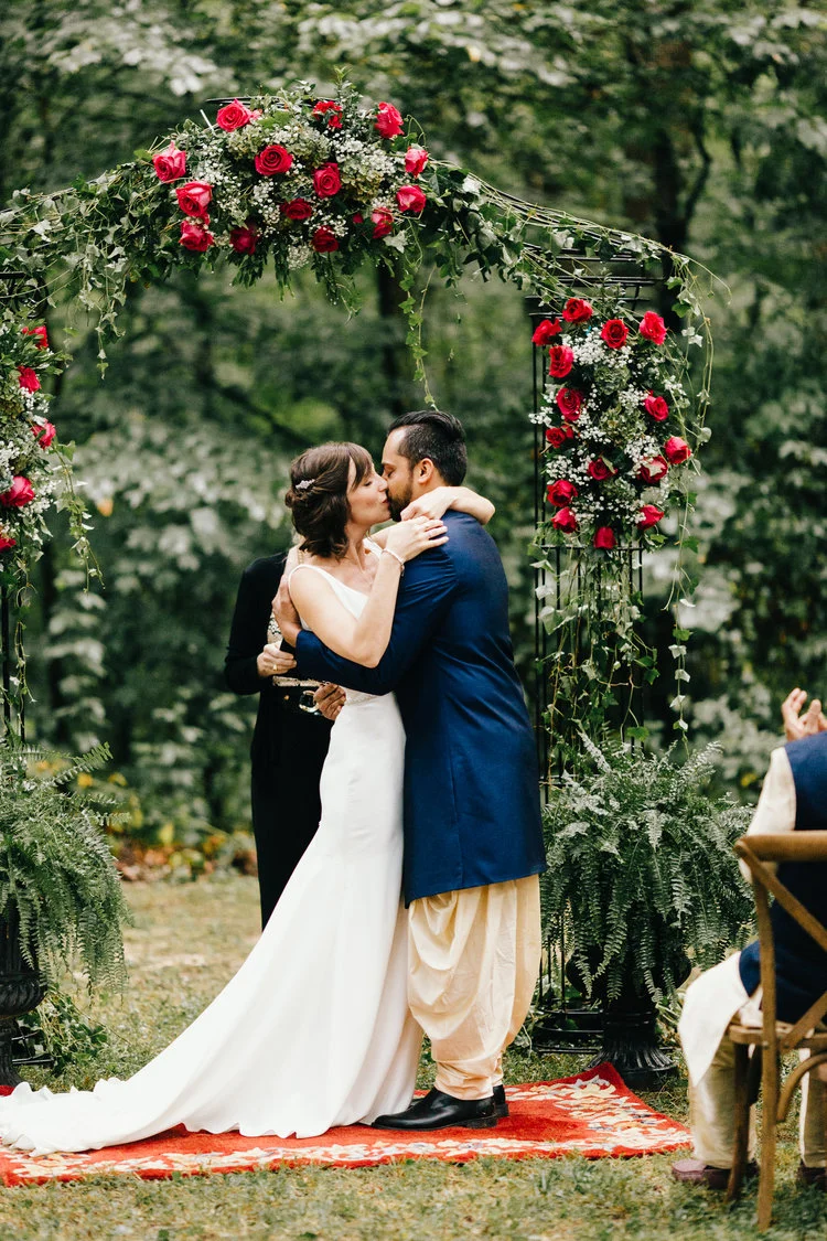 Real Couples // Tennessee Wedding for World Travelers: Emily+Mo