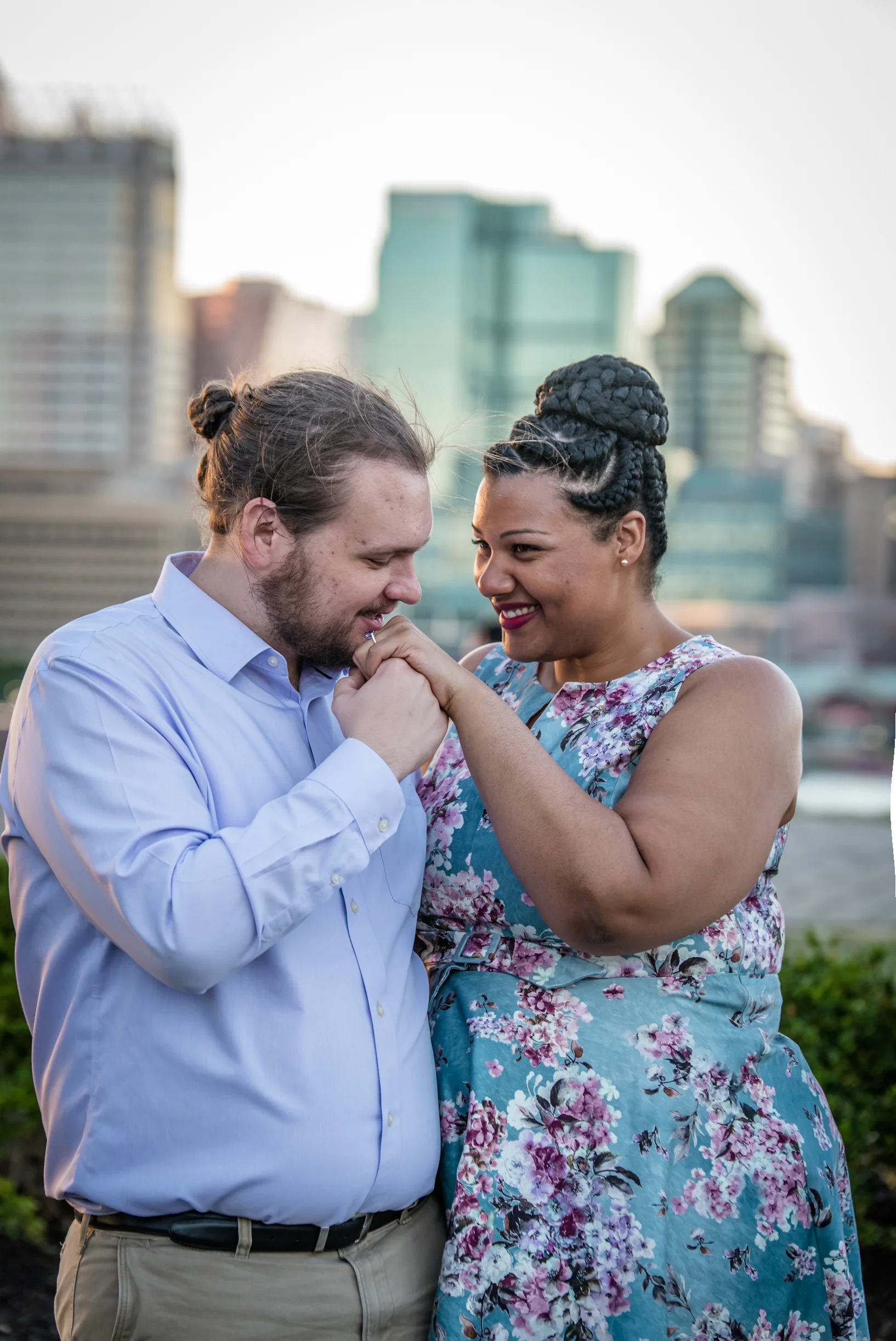 Ronnie Bliss Wedding Photography Baltimore Maryland man kissing fiancé'es hand