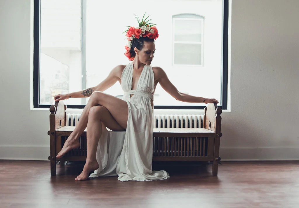 Lisa Rundall Wedding Photography Colorado model on bench