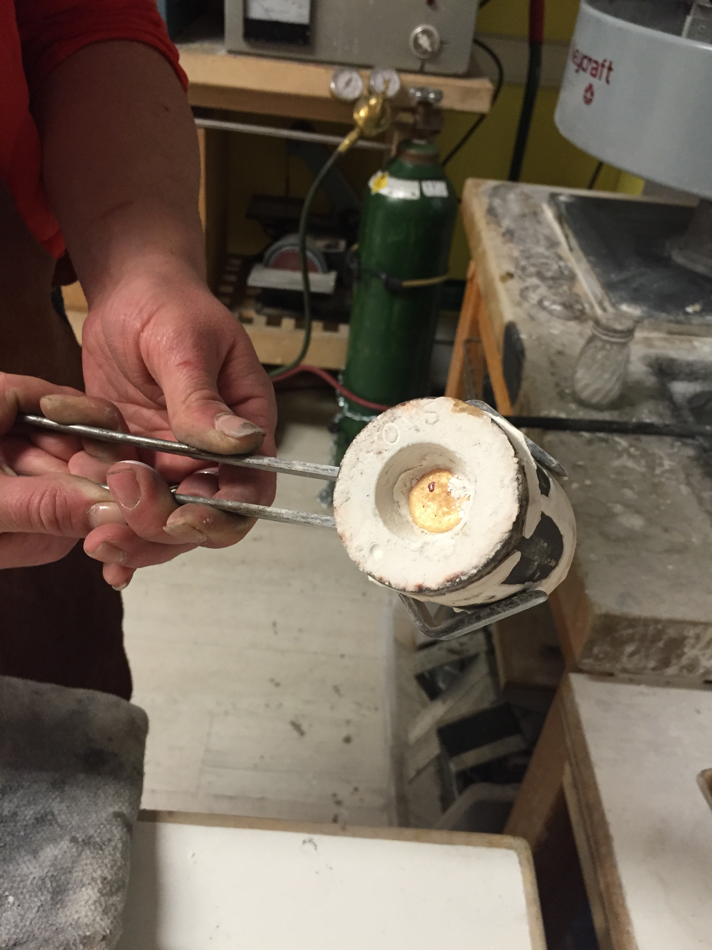 Kendra Renee is an Oakland, California metalsmith and jeweler who creates stunning ready to wear and custom pieces, including striking necklaces and earrings, as we as engagement rings and wedding bands