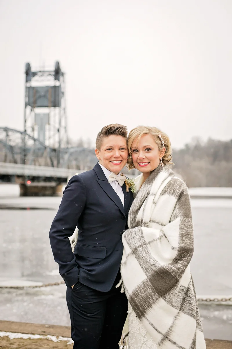 winter wedding portraits with a blanket