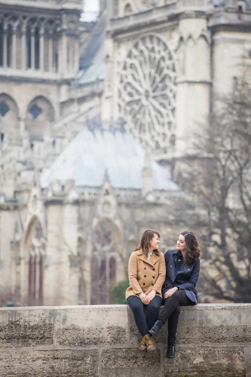 Real Couples // A Wintery Engagement Session on the Streets of Paris: Gisele + Luiza