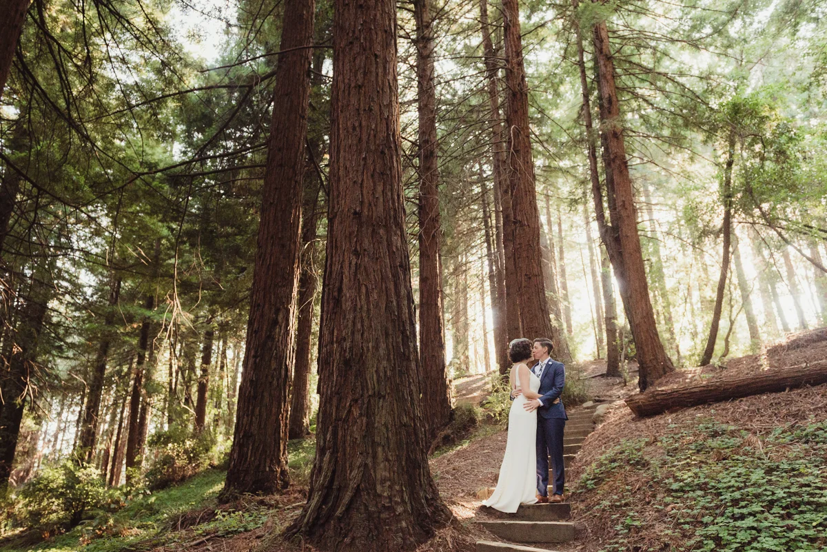 uc berkeley garden wedding kiss on stone steps