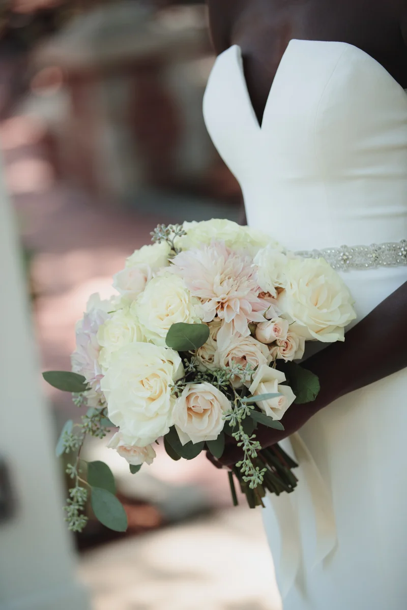 Glam cleveland museum wedding gloria with bouquet