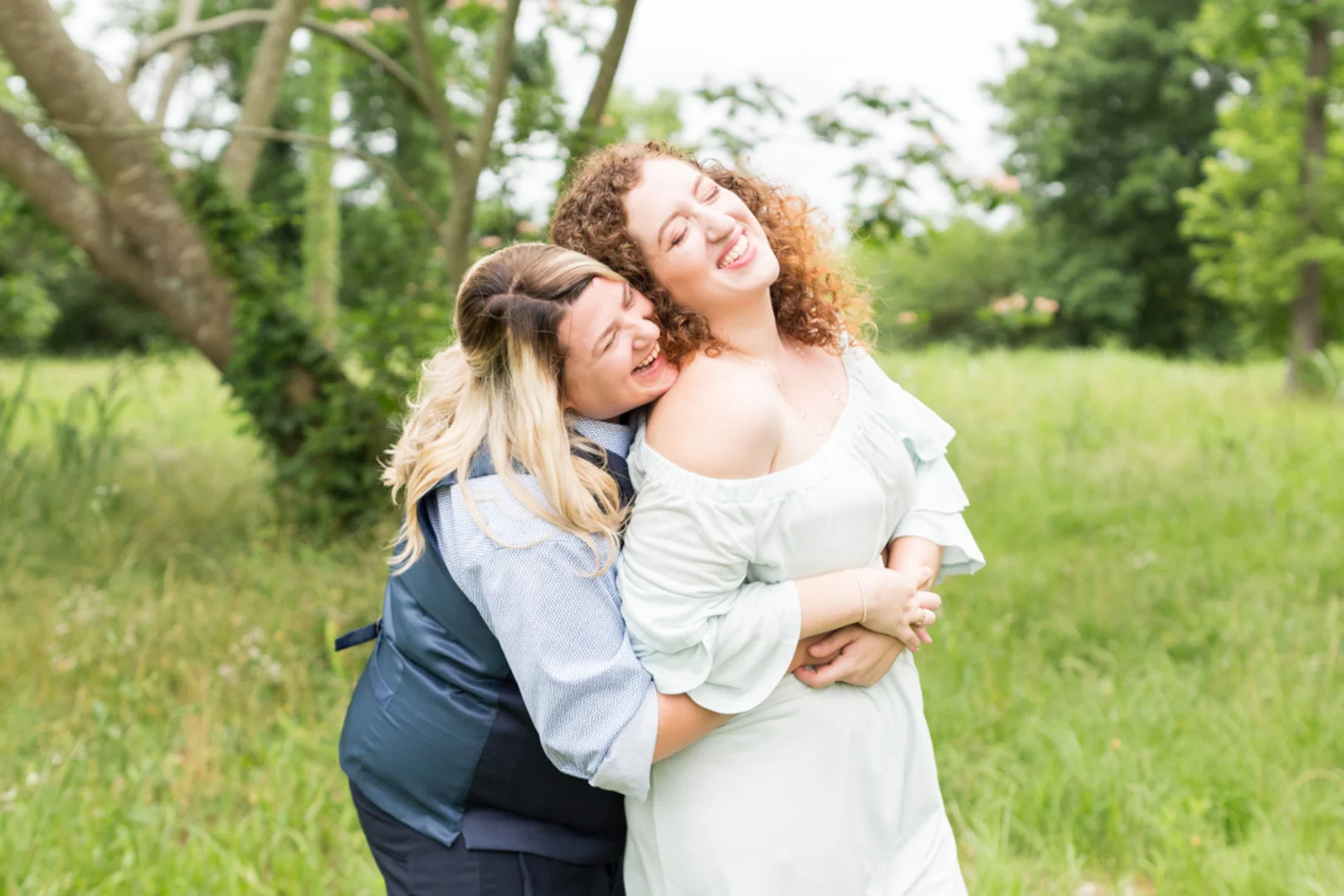 samantha and english hugging in a field newlywed portrait columbia south carolina jessica hunt photography