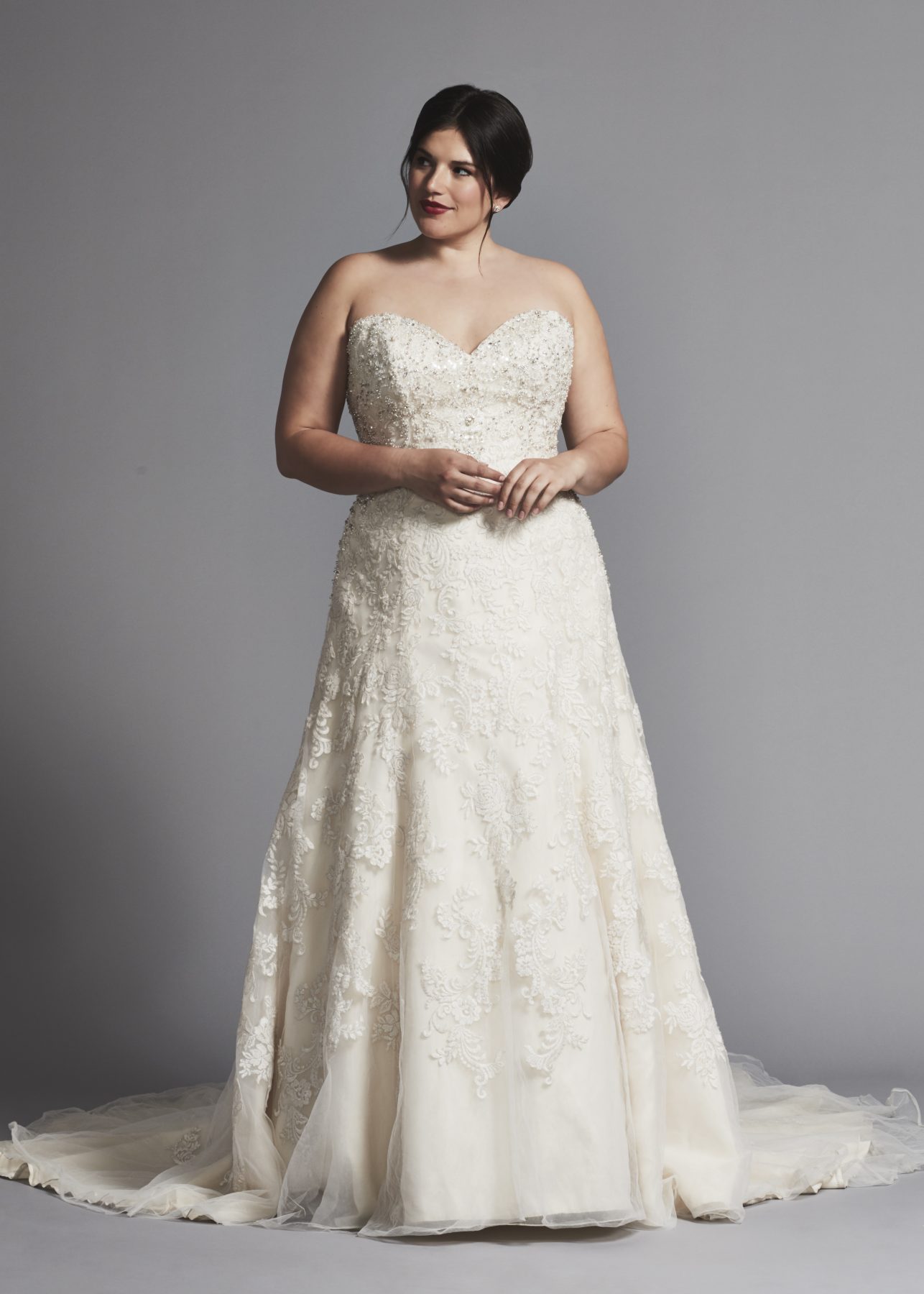 22 Designer Plus-Size Wedding Dresses That Prove Your Body is Perfect ...