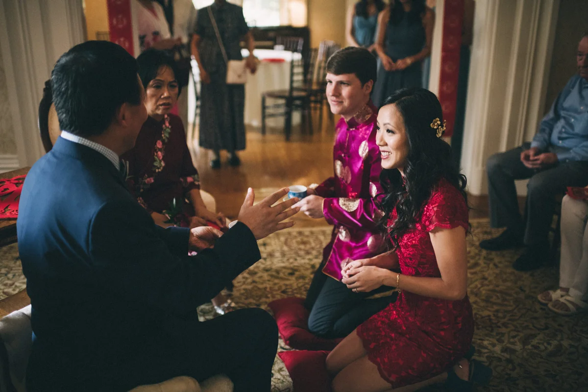 Warrenwood manor danville kentucky wedding sarah katherine davis janice and quentin serving at tea ceremony