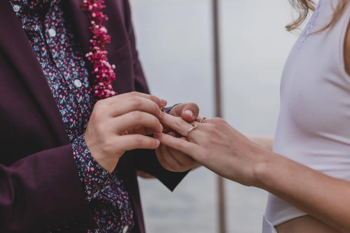 Sunset Lakeside Wedding Elopement Inspiration at Lake Jocassee, South Carolina The Elopement Co.