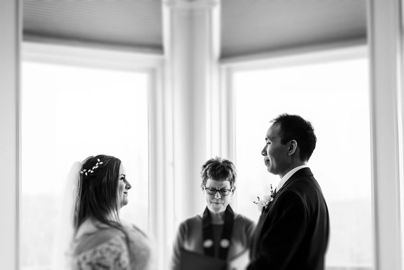 Couple exchanges vows in intimate wedding Rachel Epperly Film and Photo Portland Oregon
