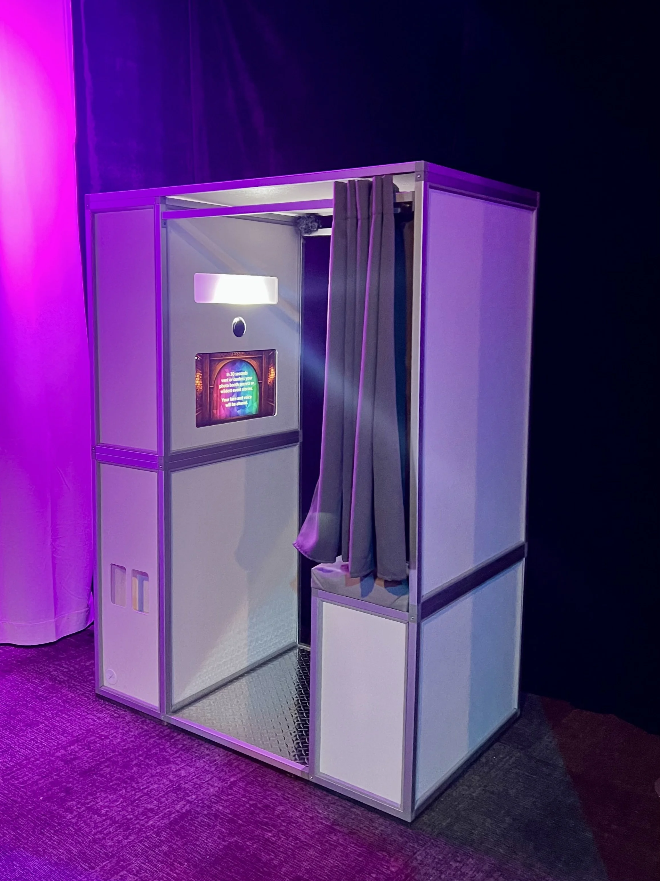 Firework Photo Booth Co_Classic Enclosed Booth Kate Bancroft.jpg