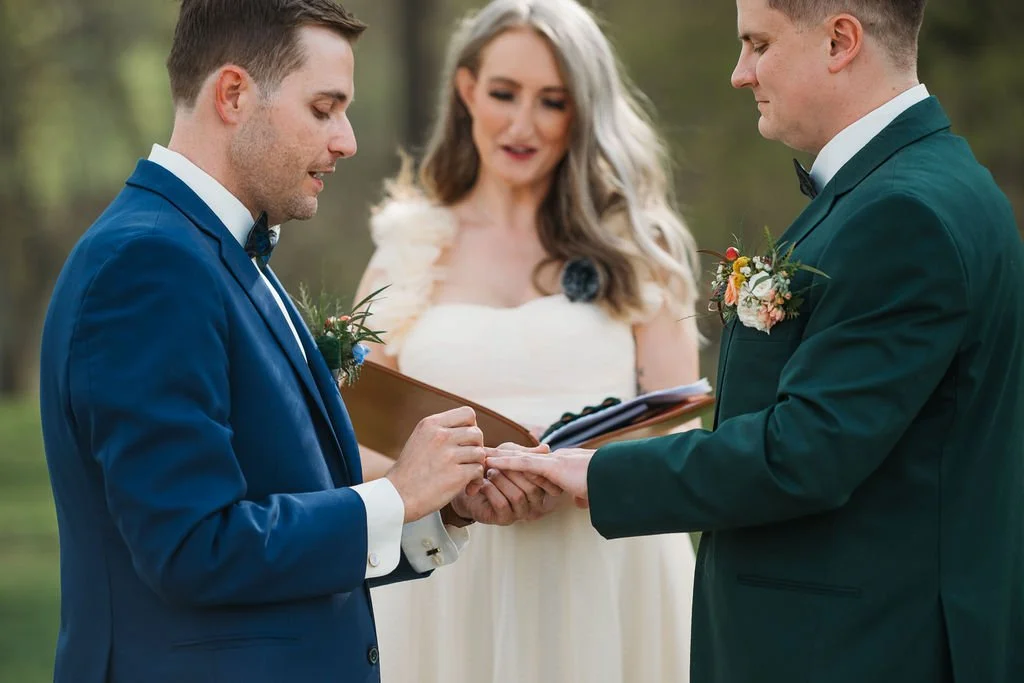 Sincerely Pete - Wedding Officiant00002 Sarah-Pete Petersen.jpg