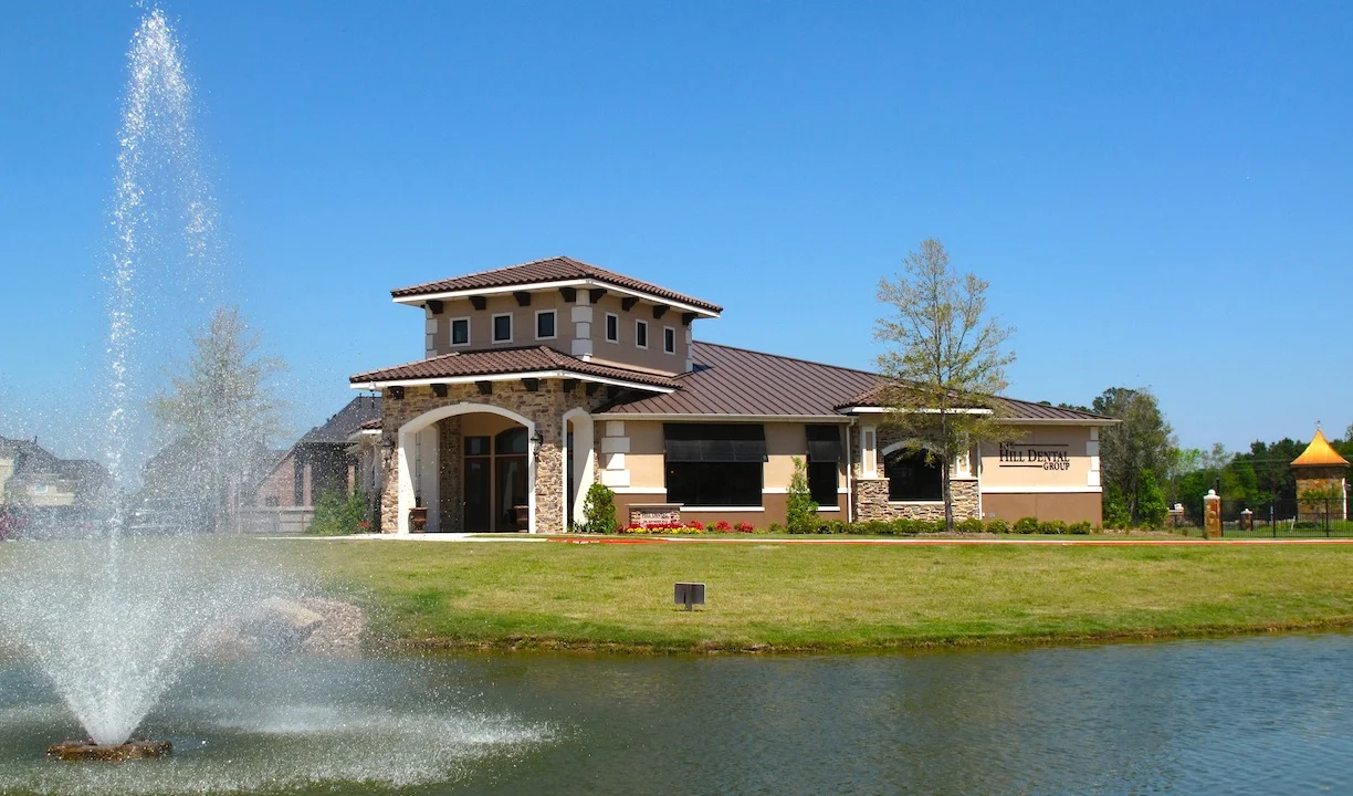 exterior 1.jpg