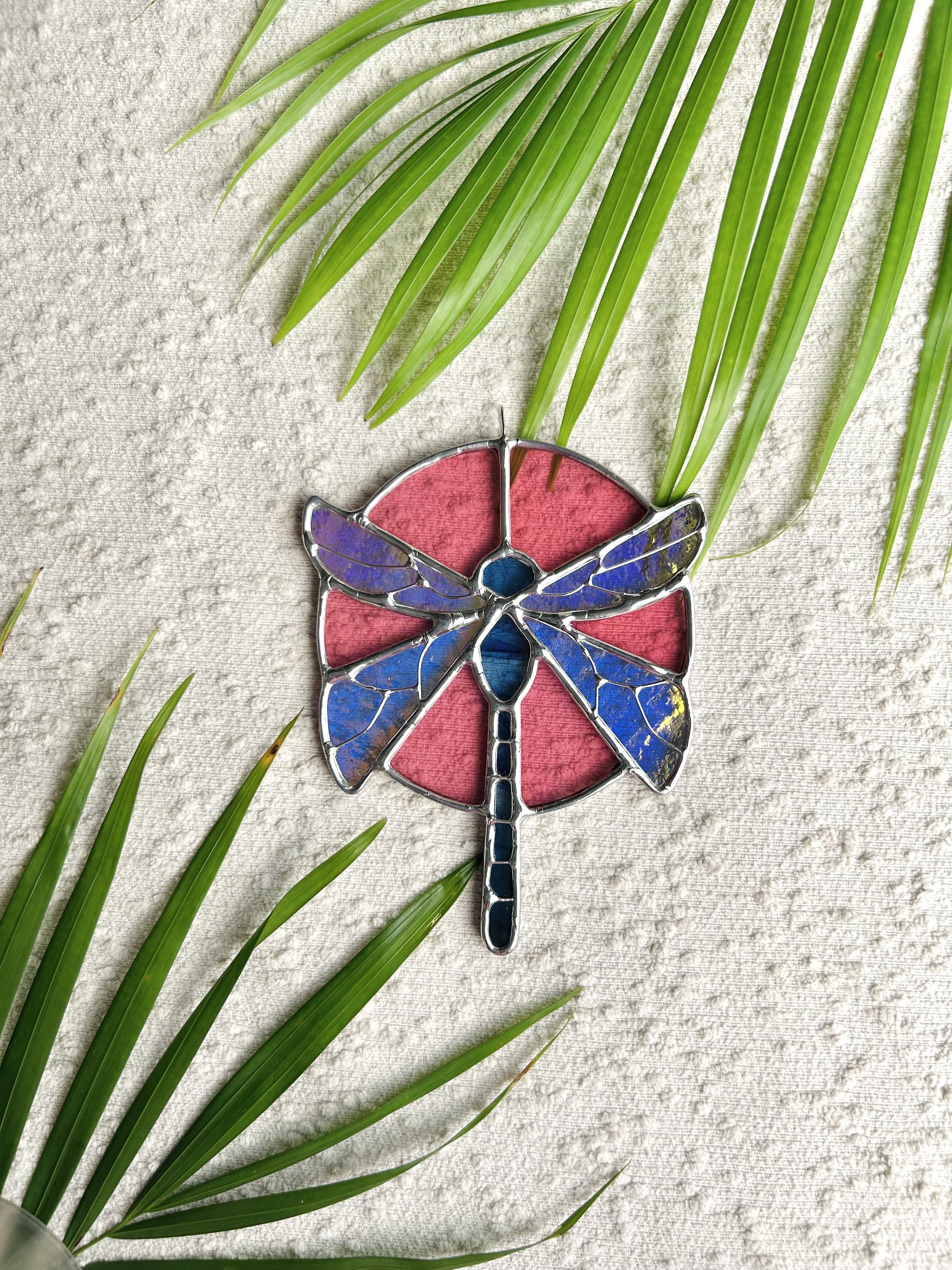 dicrhoic dragonfly1.jpeg