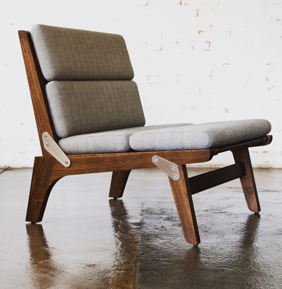 This O.F.S. Lounge in oiled walnut is on its way to San Francisco.  I always love when a client chooses one of my pieces for their own.  This one is for @echemartinez 

#loungechair #bespoke #interiorspaces  #interiordesign #interiors #handmade #furn