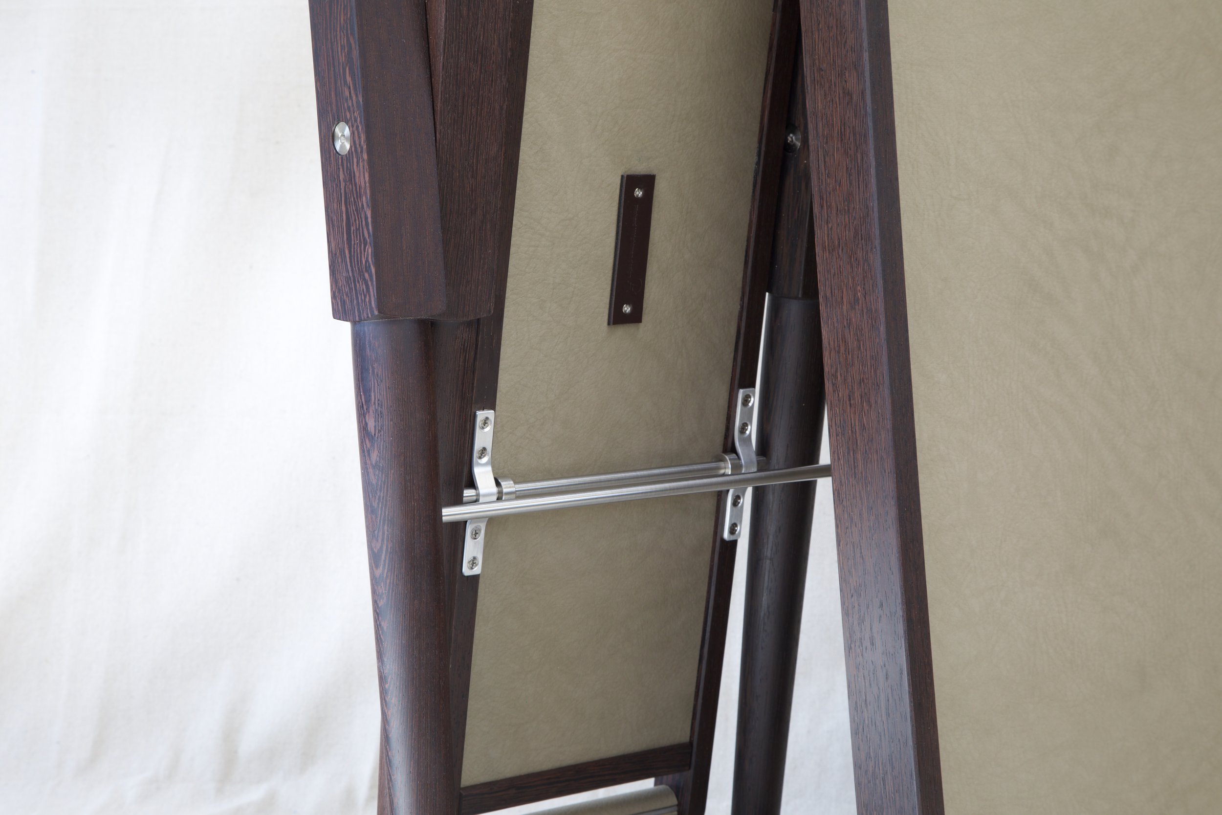 Oiled Wenge Performance vinyl: Strapping, wrapped handles, and tray liner: Whisper – Antelope 10