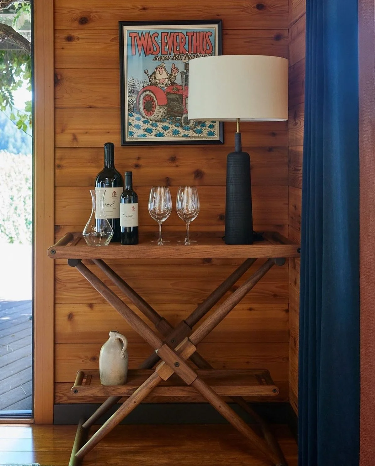Cheers to the weekend! 

California bar and style by @bradkrefman 
Foto: @johnmerkl

.

.

.
 
.

#cornellvineyards #bespoke #californiastyle #sidebar #bartable #handmade #diningchair #craftmanship #interiorspaces #interiordesign #interiors #furnitur