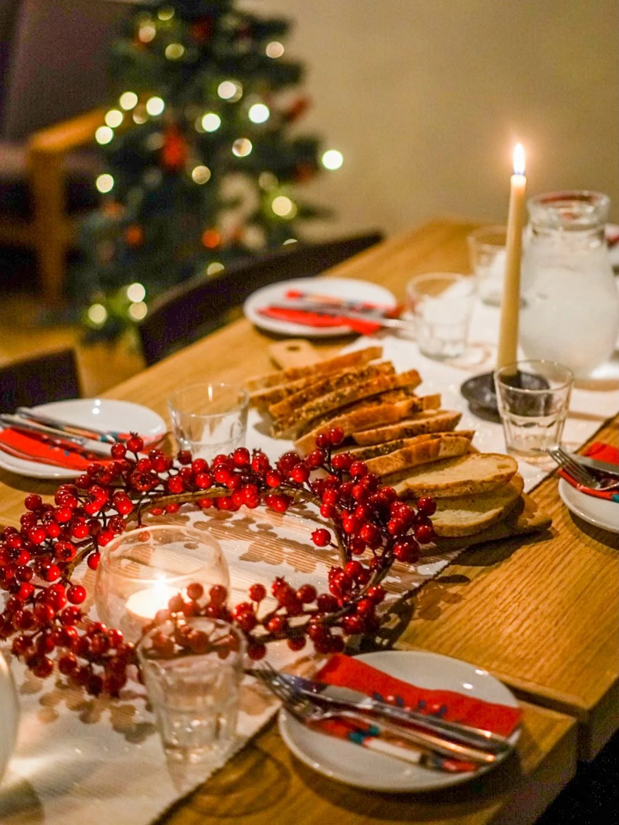 God Jul from all of us at S&ouml;derberg! 🎄

Wishing you a sweet, cosy and delicious Christmas! 💛🇸🇪 From our bakery to your home, may your day be filled with warmth, treats and a little festive magic! ✨