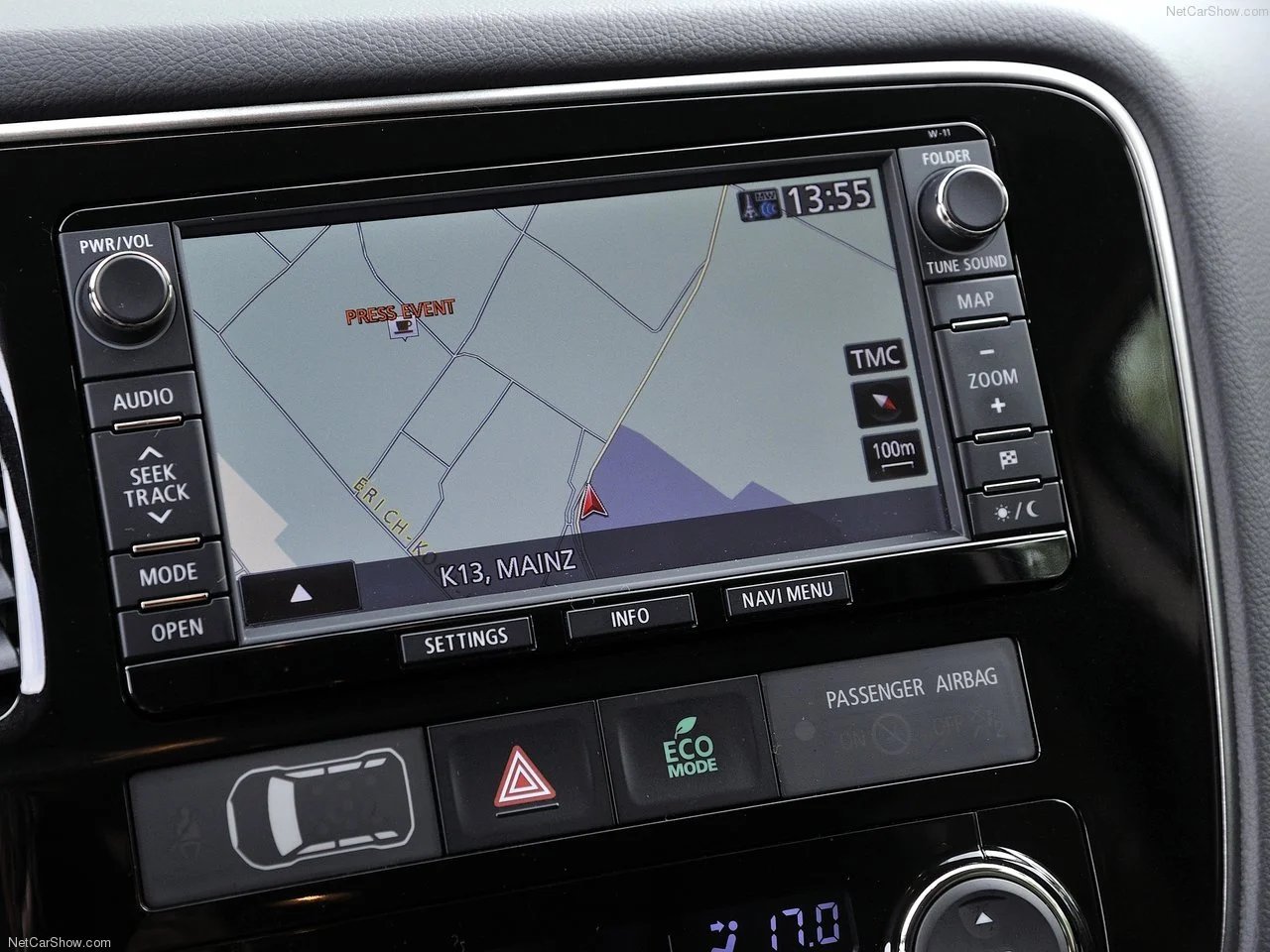 Mitsubishi-Outlander_2013_1280x960_wallpaper_2c.jpg