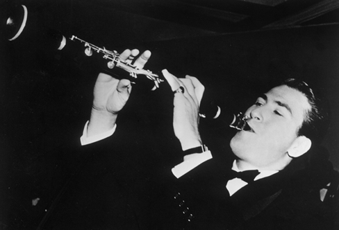 Artie Shaw( via : Jazz Wax )