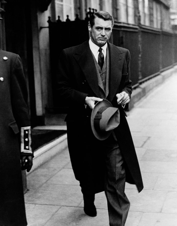 Cary Grant( via : Gentleman's Gazette )