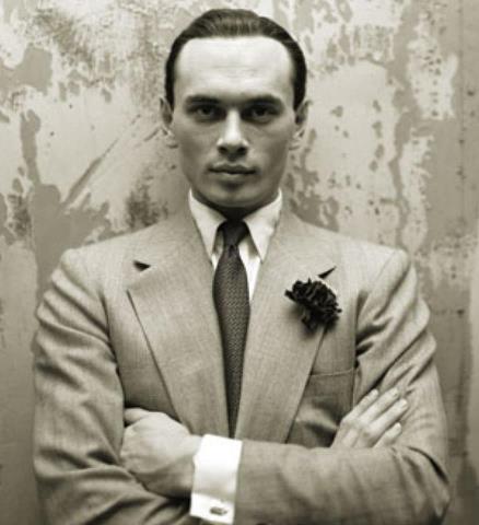 Yul Brynner 有頭髮的造型( via : Tumblr )