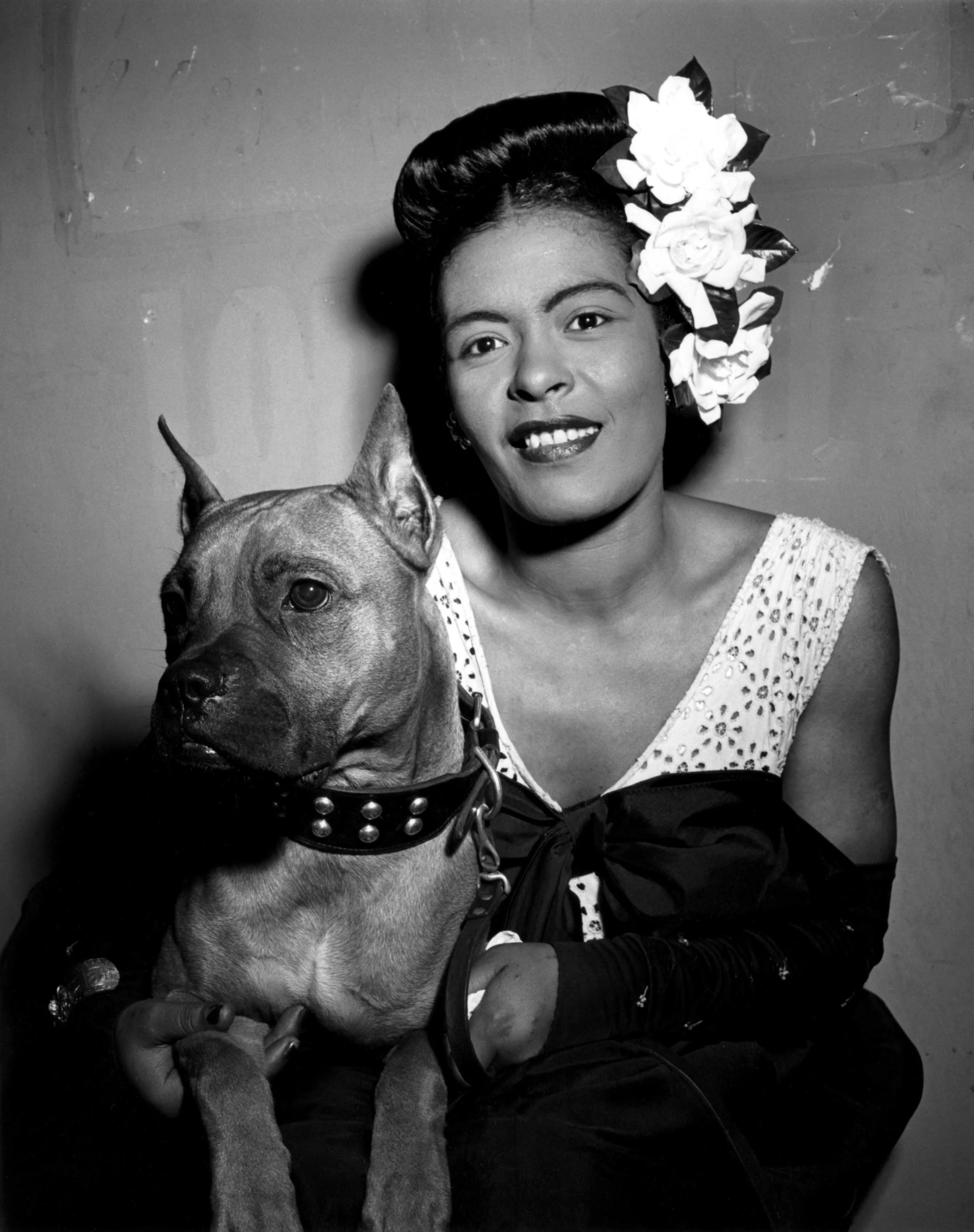 Billie Holiday 以及愛犬 Mister( via : The Source )