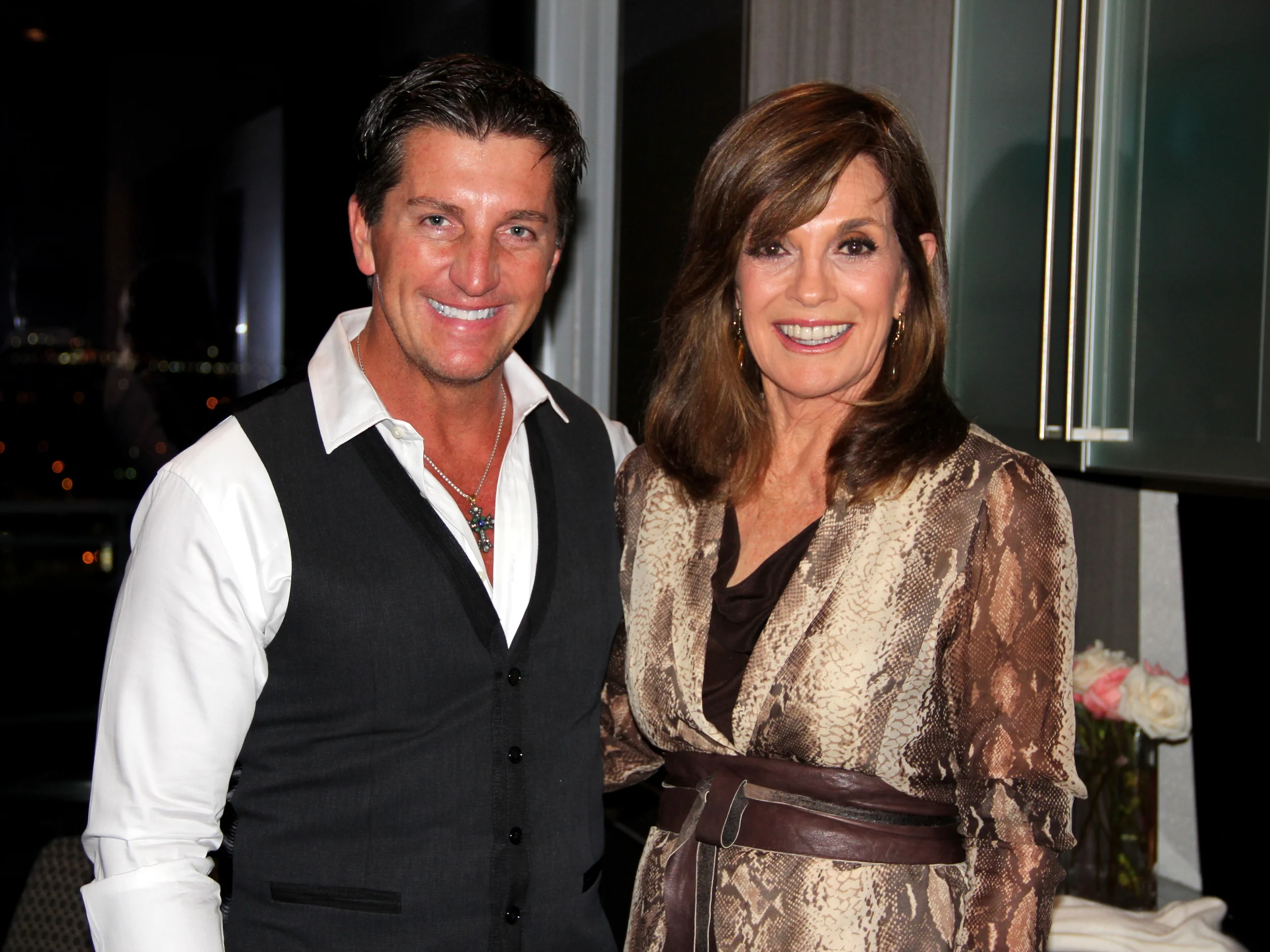 DIFFA Dinner with Linda Grayfb-001.JPG