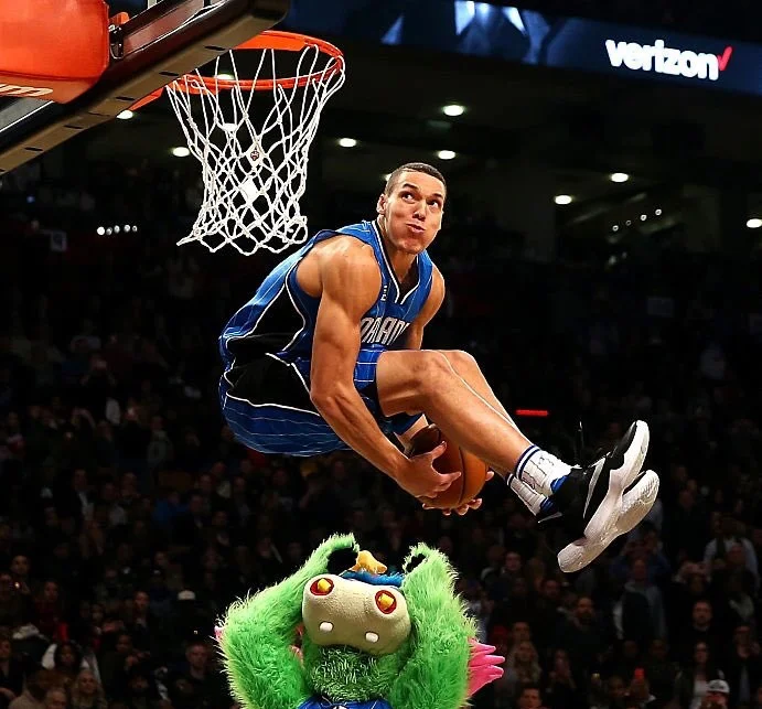 The best #NBAslamdunkcontest in history. We give Aaron Gordon a perfect 10! #AirGordan