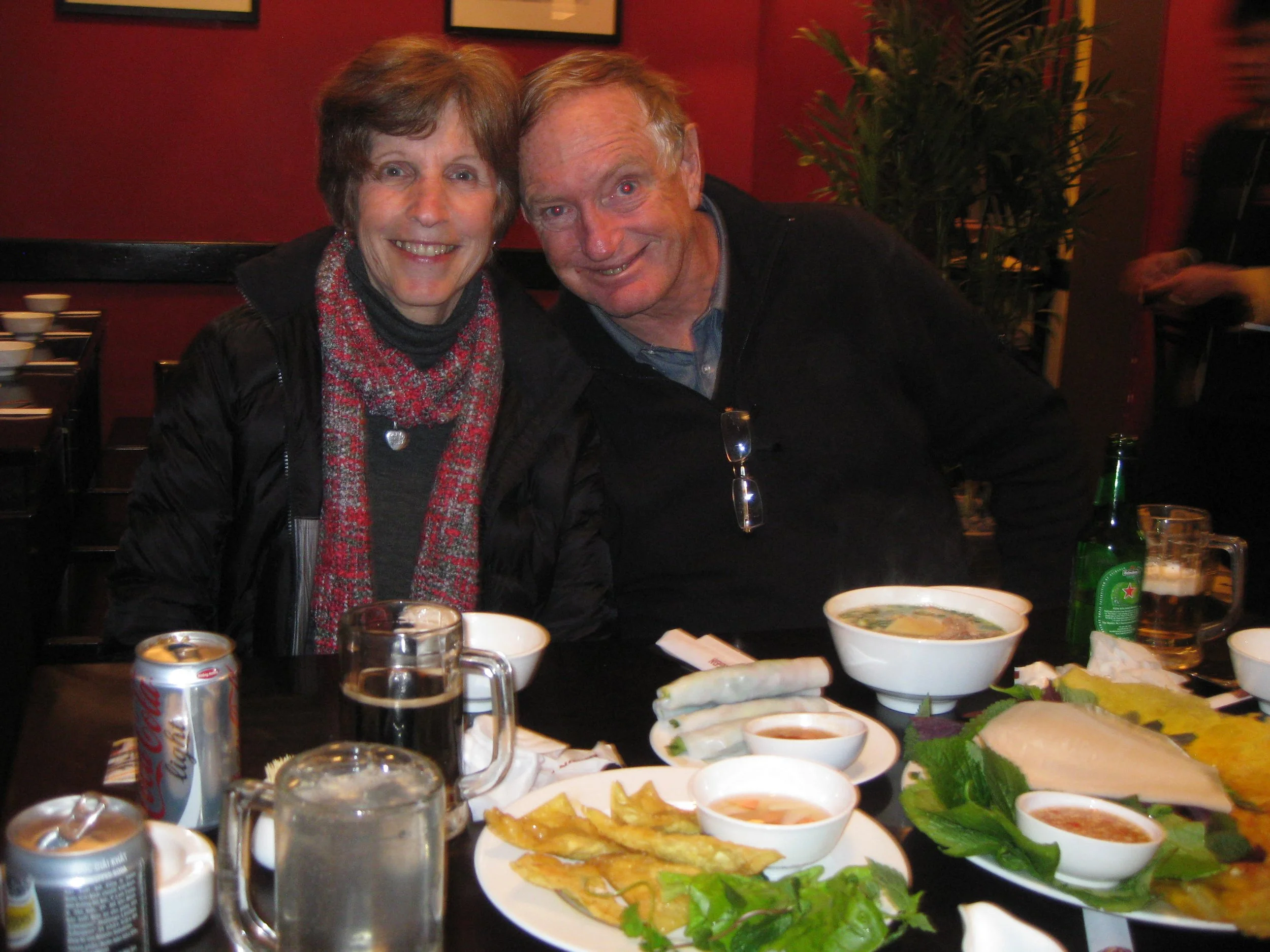 ma and pa bush at dinner.JPG