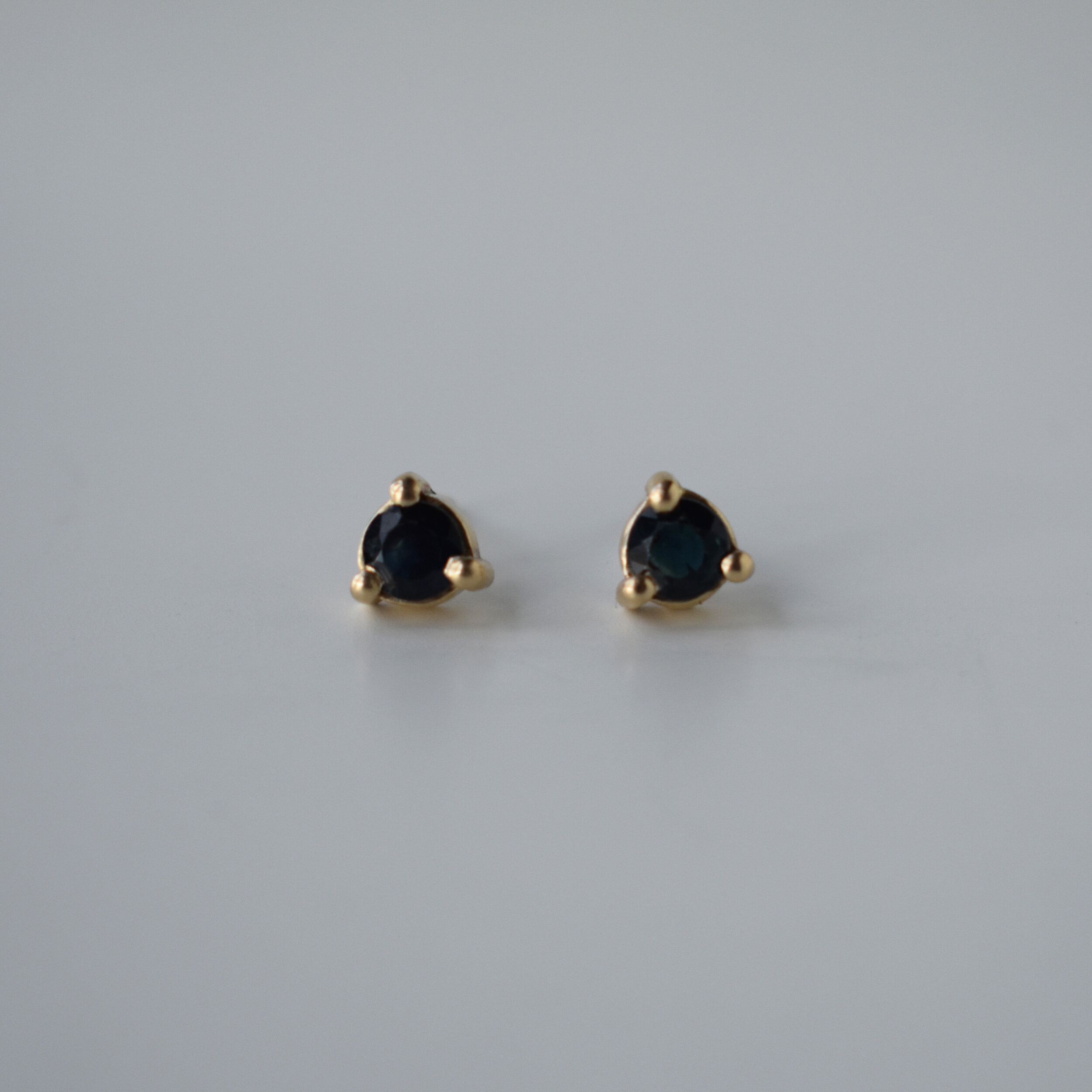 14k Gold Earrings with 5mm Sapphires